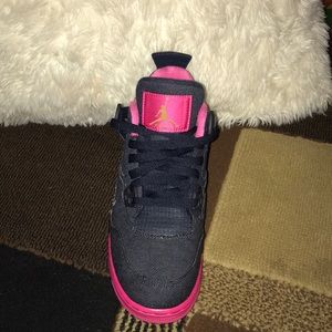 Pink and Black Flights